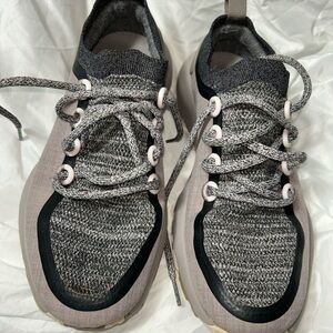 Allbirds Women's Gray and Black Shoes